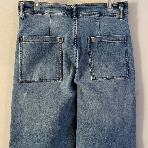 OAT New York Light-Wash, High-Rise, Wide-legged Jeans - Picture 6 of 8